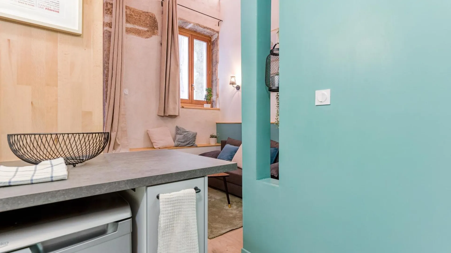 Smartstay Louis Chazette - Proche Centre-Ville Lyon 0*,