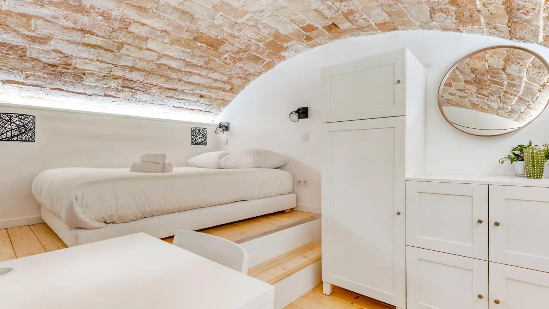 Smartstay Louis Chazette - Proche Centre-Ville contacts